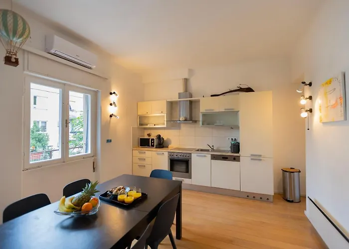 Daire Comfy With A Dreamy Terrace Near The Old Split