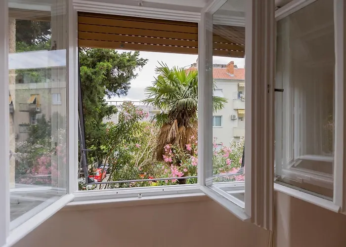 Comfy With A Dreamy Terrace Near The Old