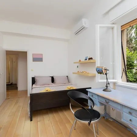 Comfy With A Dreamy Terrace Near The Old Apartment