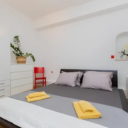 Comfy With A Dreamy Terrace Near The Old Apartment Split