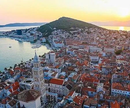Comfy With A Dreamy Terrace Near The Old