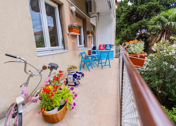 Comfy With A Dreamy Terrace Near The Old
