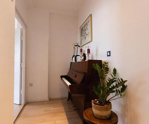 Comfy With A Dreamy Terrace Near The Old Apartamento *